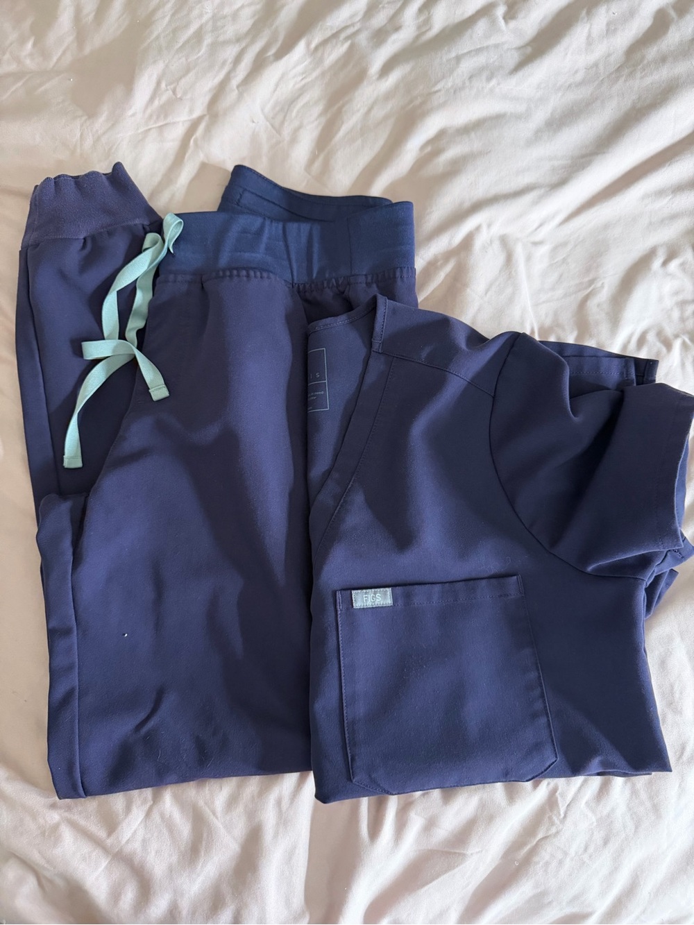 FIGS Scrub Top and Pants Set